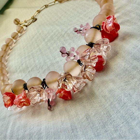 French Pink Floral Glass Beaded Necklace - Vintage 1980s - Picture 9 of 10